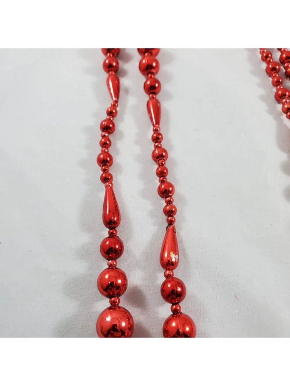 Set of 5 Marshall Fields Red Water Drop Plastic Bead Christmas Garland 9ft each